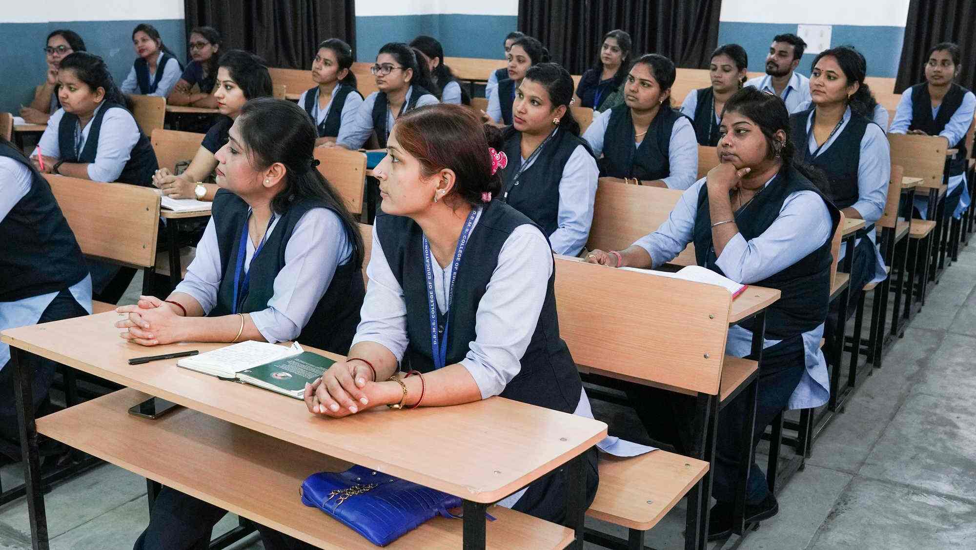 SHRI RAMAWATAR CHAUBEY MAHAVIDYALAYA,DHARNI BHANMAL RAI,ZAMANIA,GHAZIPUR (U.P.)